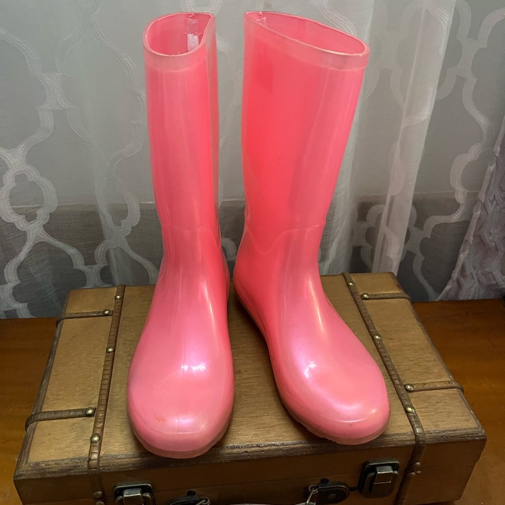 Vibrant iridescent Pink Rain Boots